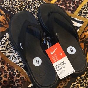 Nike women’s thong sandals